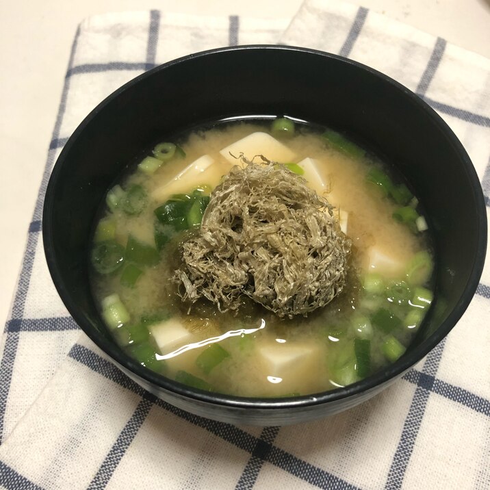 豆腐ととろろ昆布のお味噌汁♪